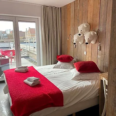 Hotel Aan Zee 2*