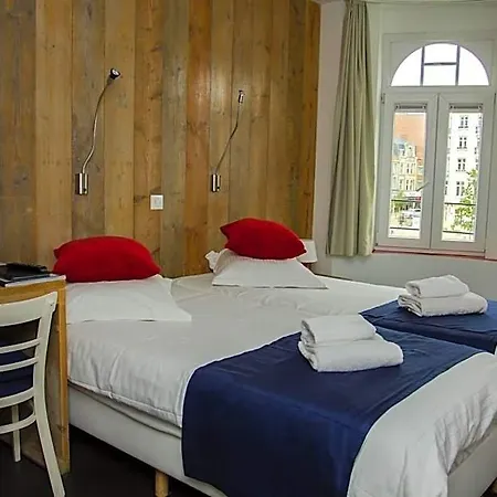 Hotel Aan Zee 2*