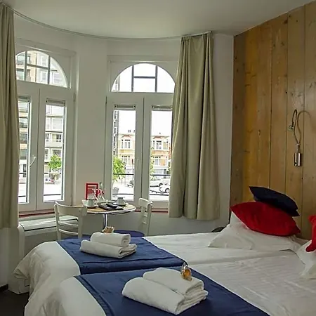 Hotel Aan Zee 2*
