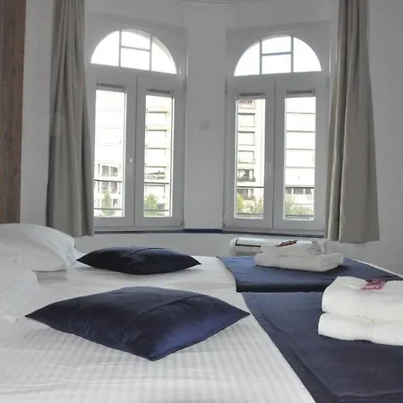 Aan Zee 2* Де Панбархат